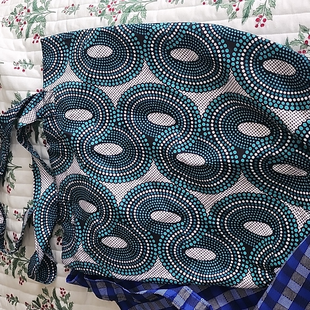Colorful Patterned Fabrics Made In AFRICA - Picture 2 of 4